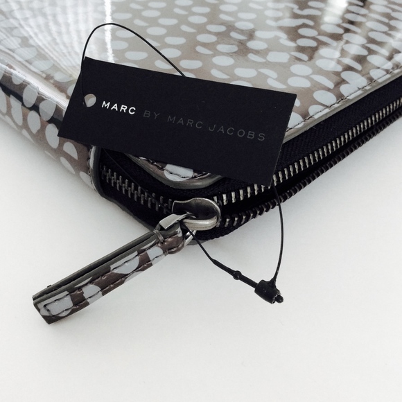 Marc Jacobs Tech Ipad Case.Gunmetal.NWT - Picture 3 of 7